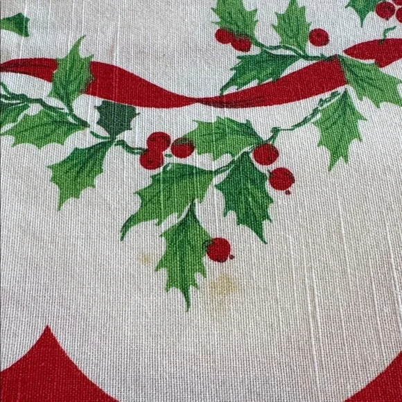 Vintage Christmas Table Cloth - approx 60” x 80” - Picture 10 of 11